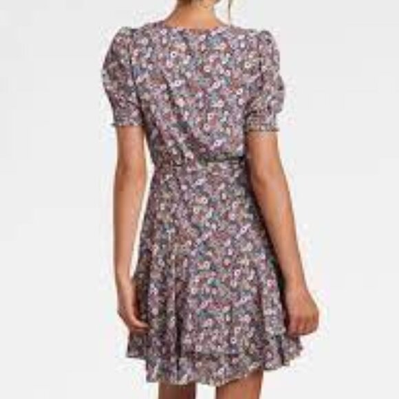 NWT Ever New Kayley Puff sleeve skater woman's floral dress size Medium - Picture 3 of 10